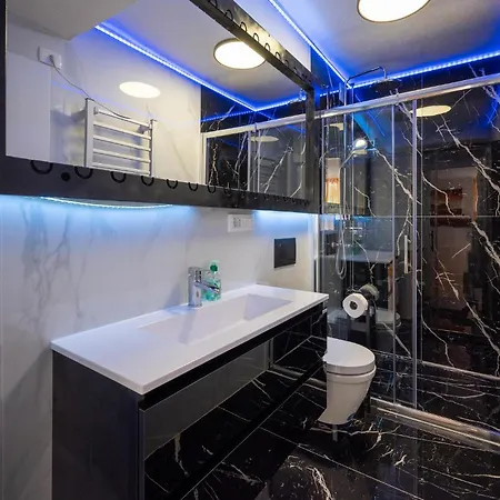 Gorgeous In With Kitchen Holiday home