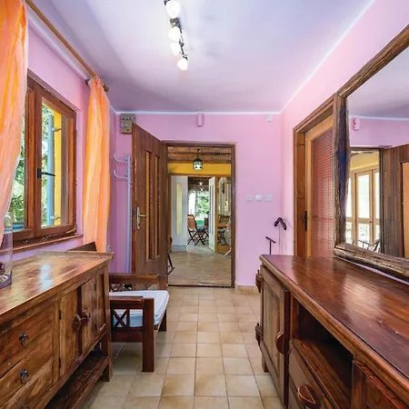 Gorgeous In With Kitchen Holiday home